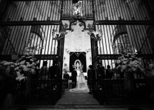 09-altar-novios-espaldas-iglesia-chinchilla-albacete