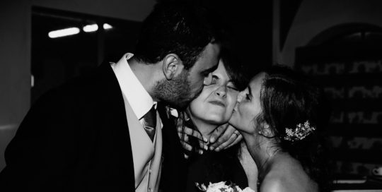 18-beso-novios-hermana-natural-albacete